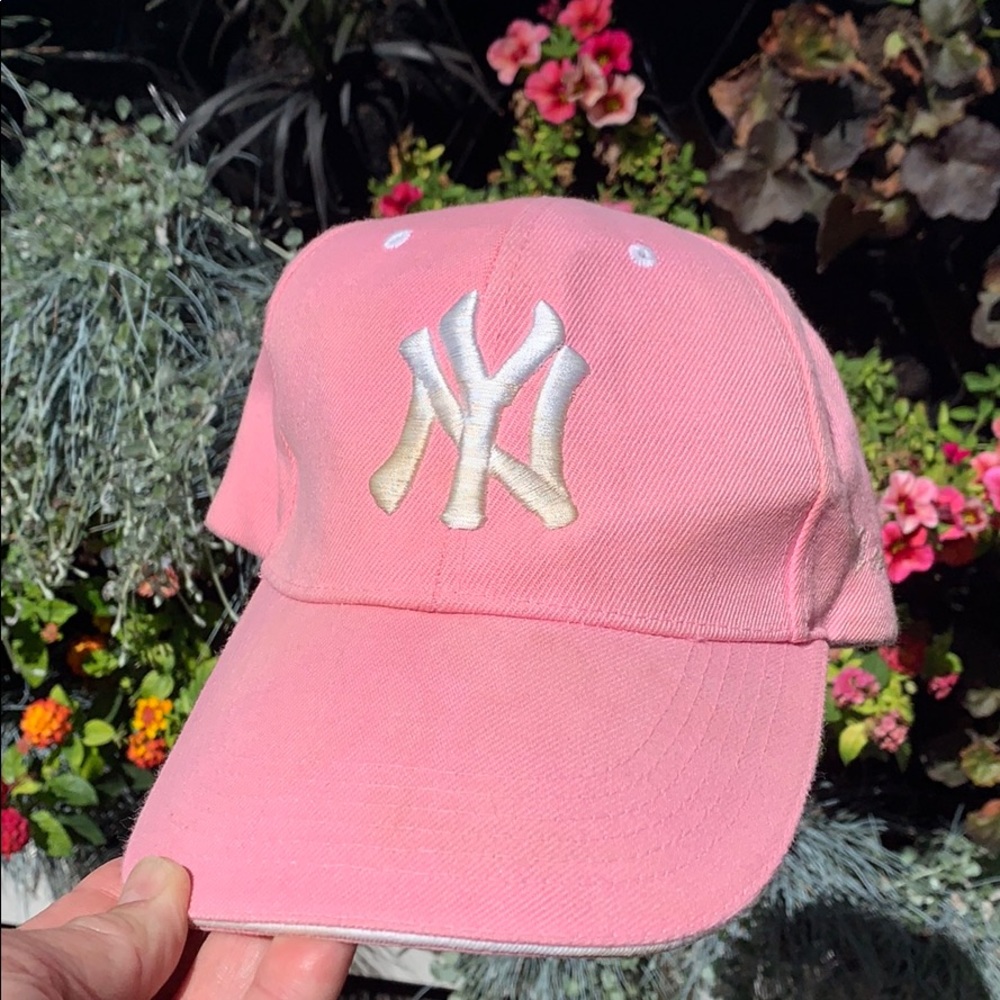 Pink NY Yankees baseball hat
